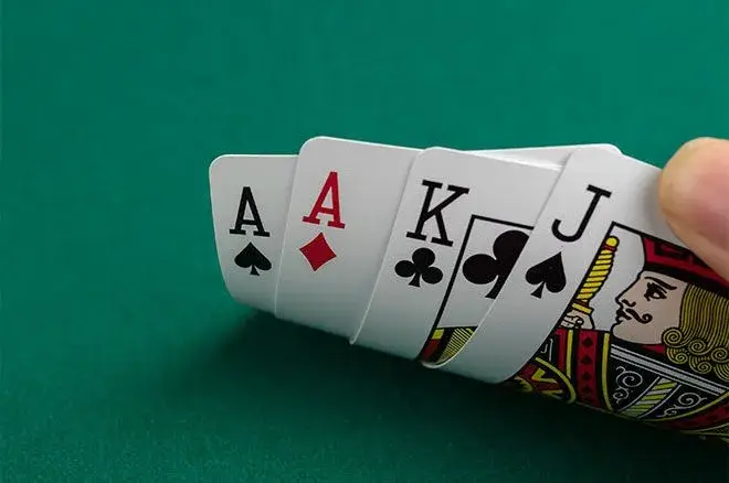 When and how to change your strategy in Omaha