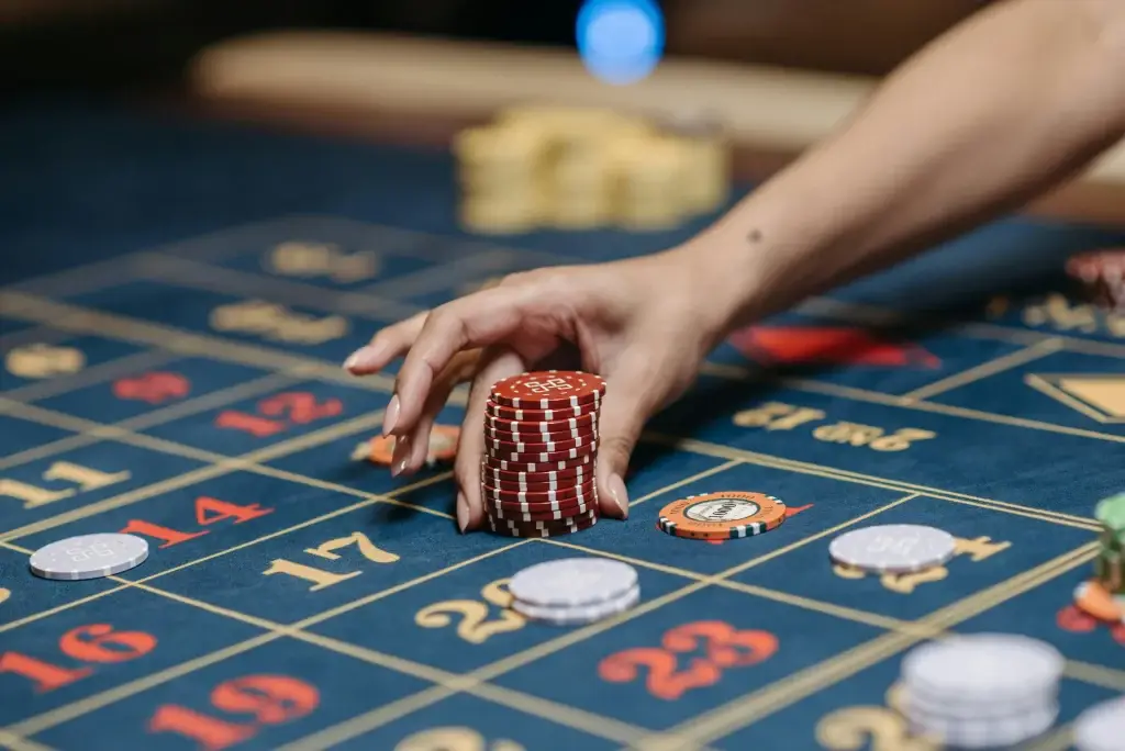 Póquer en el casino caribeño: ¿cómo dominarlo y ganar?