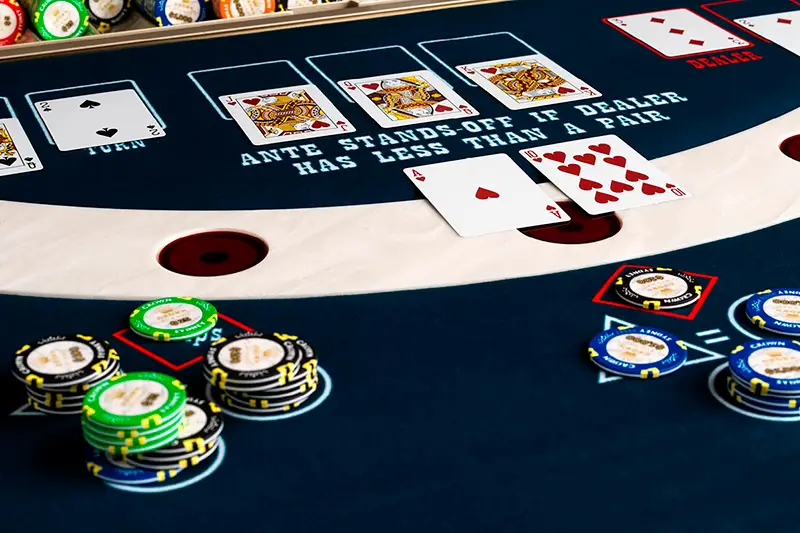 Bluffen beim Poker: Was es ist und wann man blufft